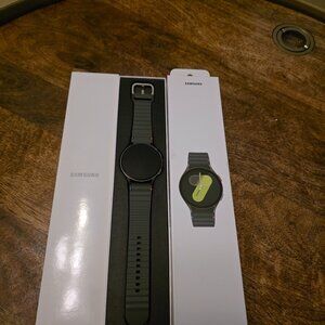 Samsung Galaxy Watch 7 brand new open box